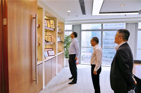 上海市國資委康杰副主任一行調(diào)研國金租賃.jpg 上海市國資委康杰副主任一行調(diào)研國金租賃.jpg